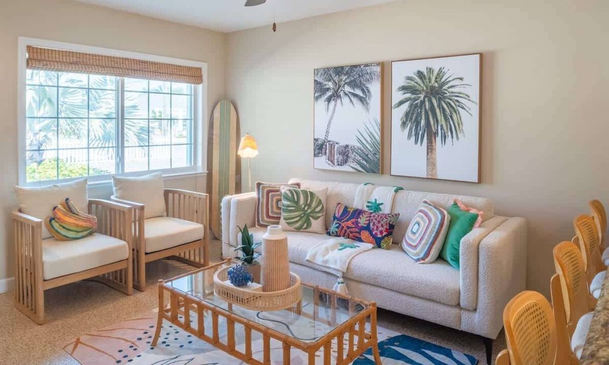 Sarasota Cottage | Chic Peaceful 3BD Cottage - Walk to Siesta!
