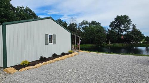 Monroe City House | Clinton Place Hideaway