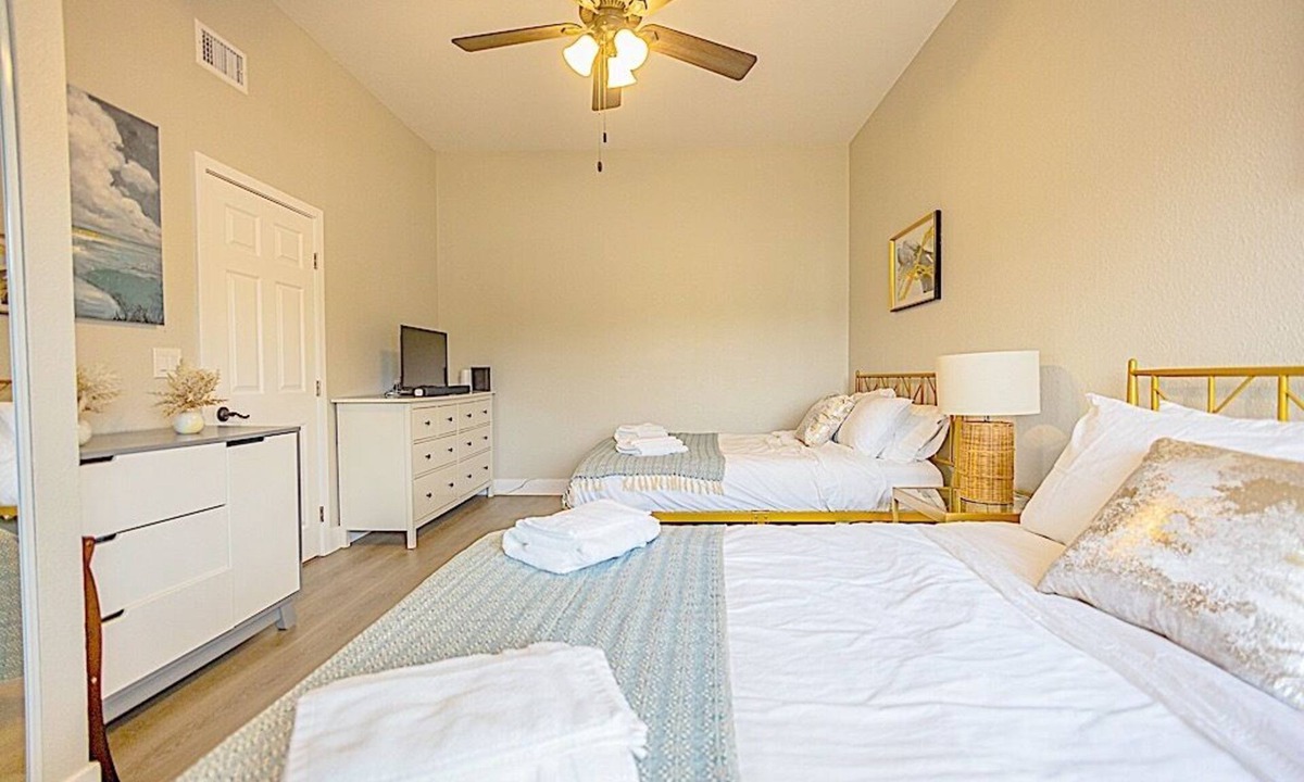 Placentia Bed & Breakfast | Close to Disneyland-5BD/3BA-King Bed-Disney+Hulu+