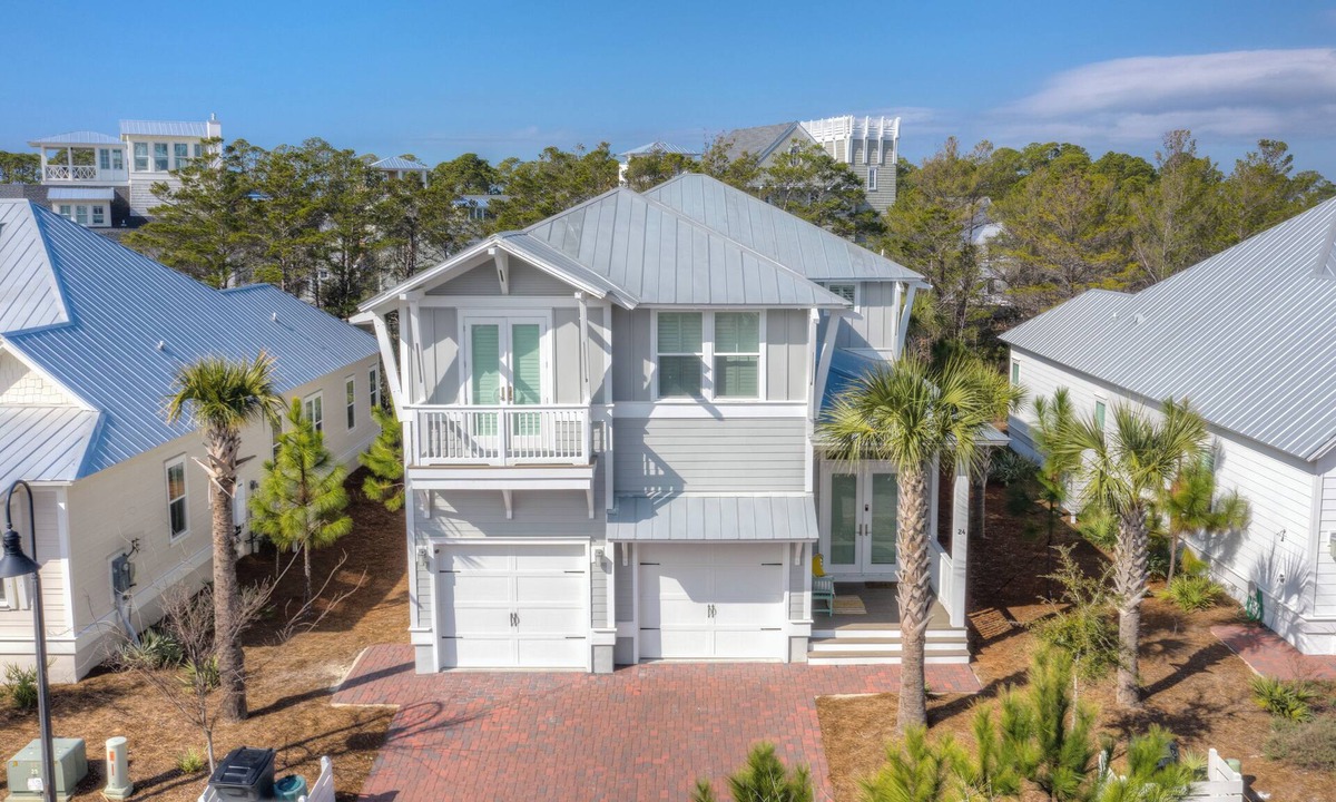 WaterSound Beach House | Coconut Cove by AvantStay | Deck w/Hot Tub, Access to 2 Pools
