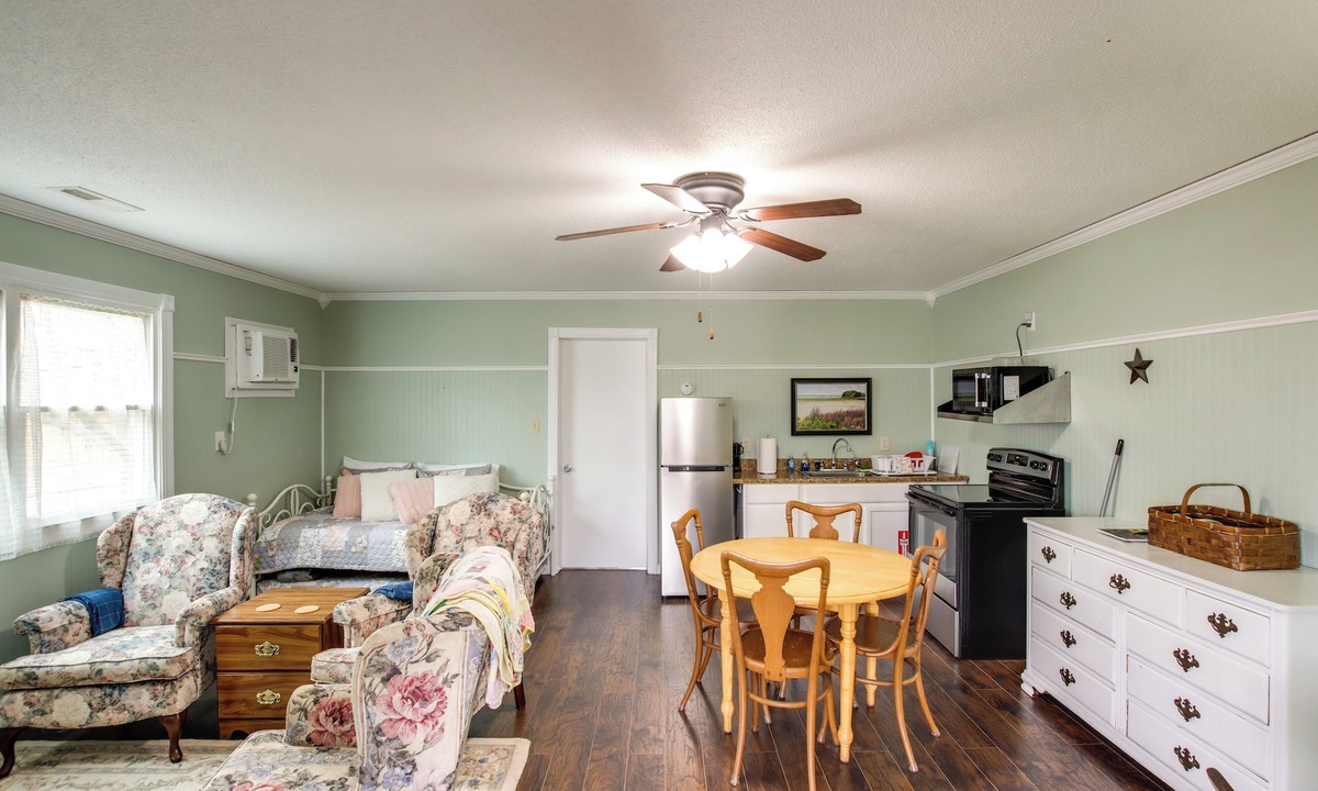 Nauvoo Apartment | Comfy, Freshly Remodeled Apt Near Nauvoo Temple