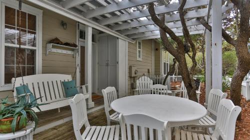 Seagrove Beach House | Conch Cottage - Lovely 2BR in Seagrove Beach