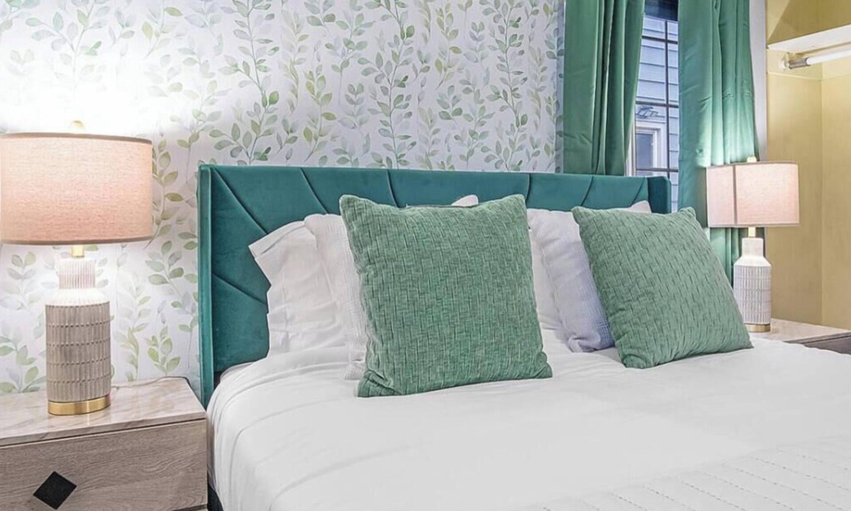 Azusa House | Contemporary Retreat of Azusa-Sleeps 8