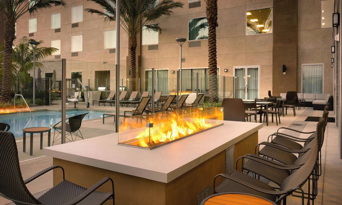 Hawthorne Hotel | Courtyard by Marriott Los Angeles LAX/Hawthorne