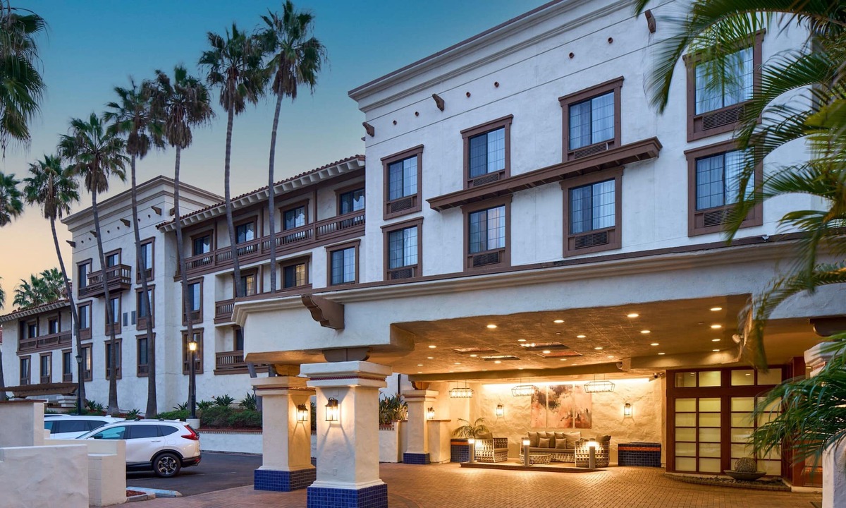 Old Town Hotel | Courtyard by Marriott Old Town