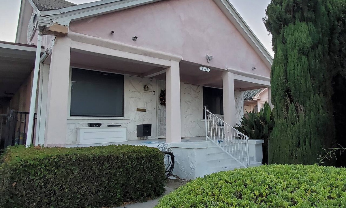 Park Mesa Heights House | Cozy 2-bedroom home in awesome Los Angeles, near LAX, Sofi, downtown LA, Lakers