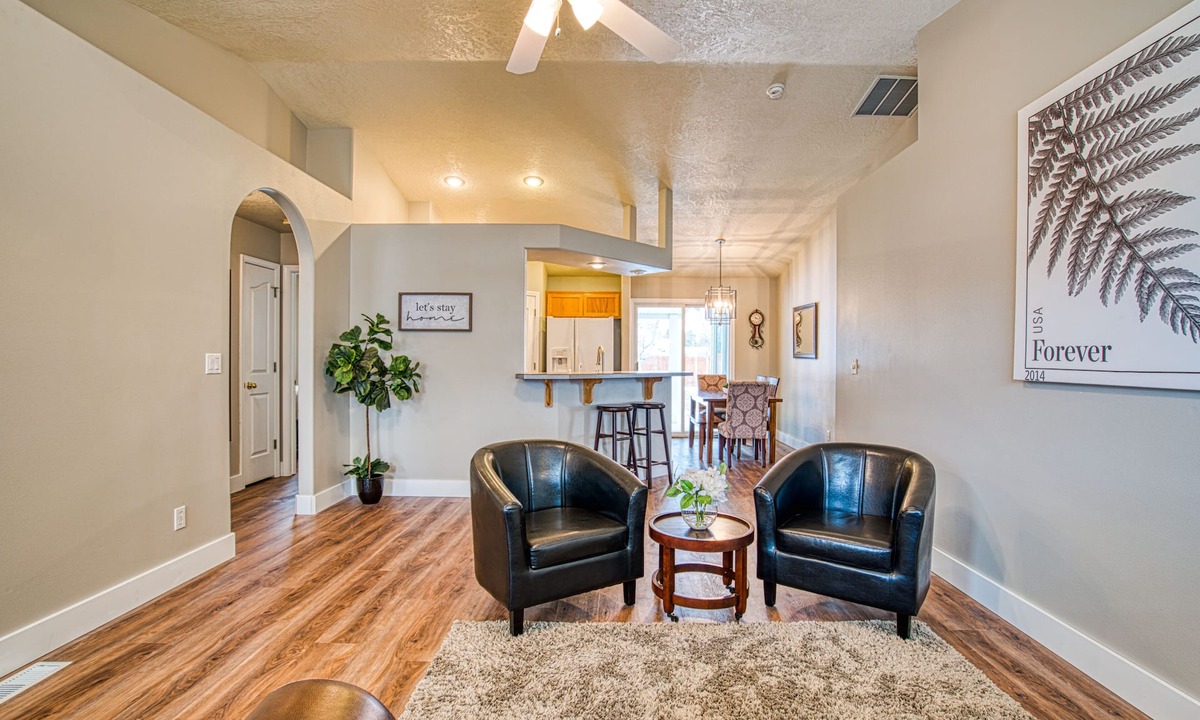 Southwest Ada County Alliance House | Cozy and Stylish Home