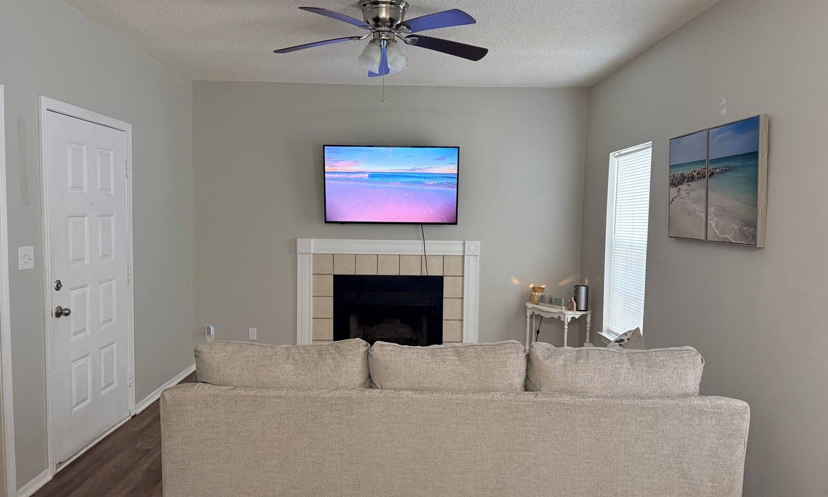 Brent Condo | Cozy Beachy Riverwalk Condo – Close to Downtown & Beaches