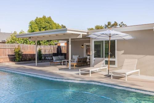 Fullerton House | Cozy Modern Haven w Soothing Ambience & Pool