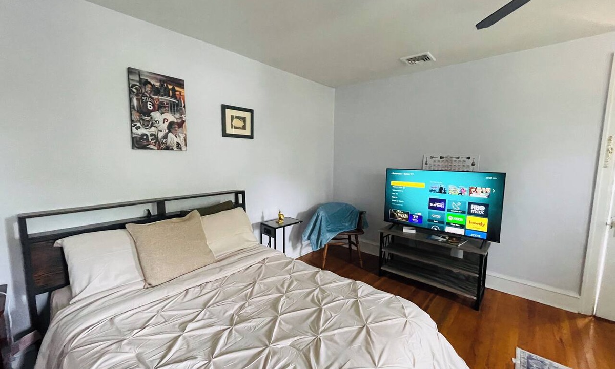 Elkins Park Apartment | Cozy Montgomery Ave Studio