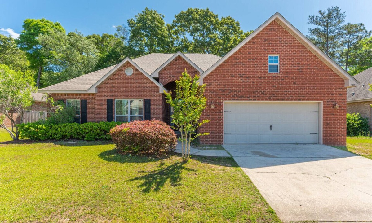 Crestview House | Cozy Retreat | Patio, Big Kitchen & Fishing Nearby