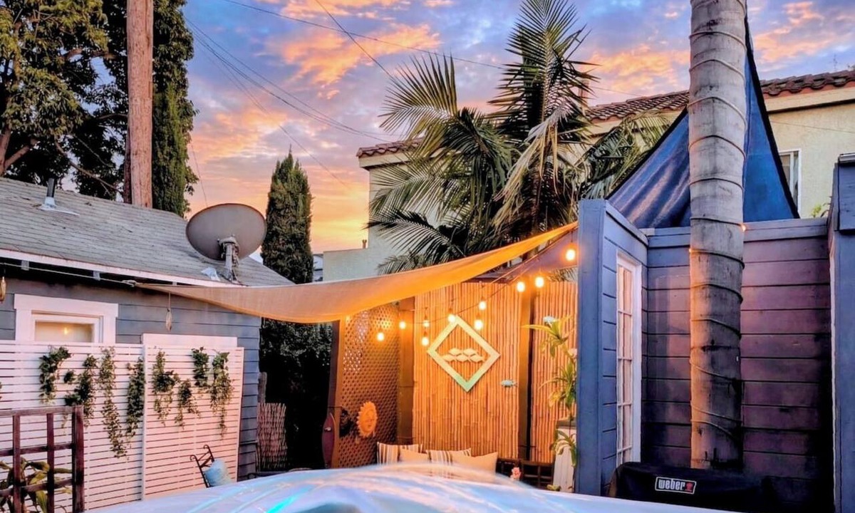 Alamitos Beach House | CozyVibeStay . King Bed. Parking. Walk to Beach