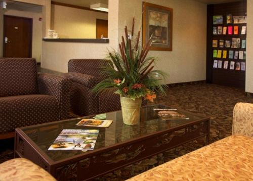 Crivitz Hotel | Crivitz Lodge