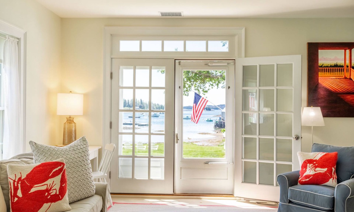 Port Clyde Cottage | Dew Drop 2 Village Cottage, Steps to Harbor, Lawn & Boathouse