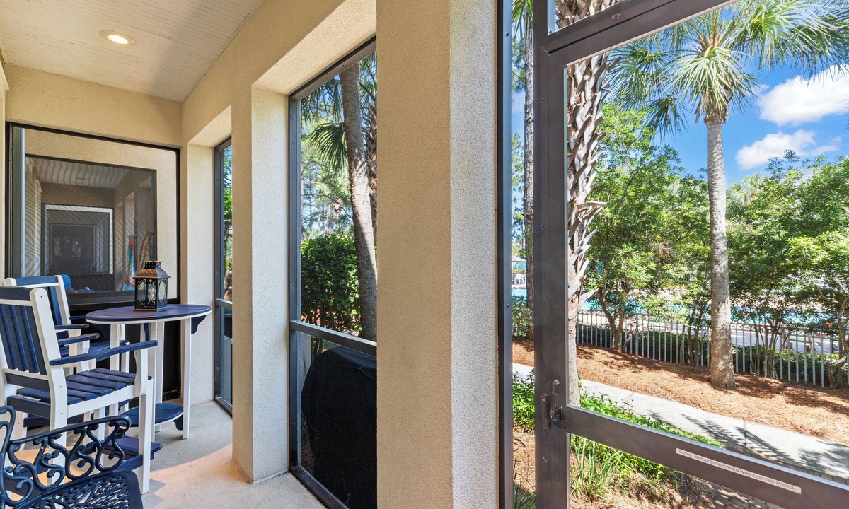 Gulf Place House | Dining and Shopping! Three Pools, Steps to Beach