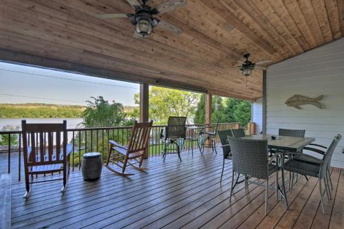 Pequea House | Dock & Hot Tub: Susquehanna River Retreat!