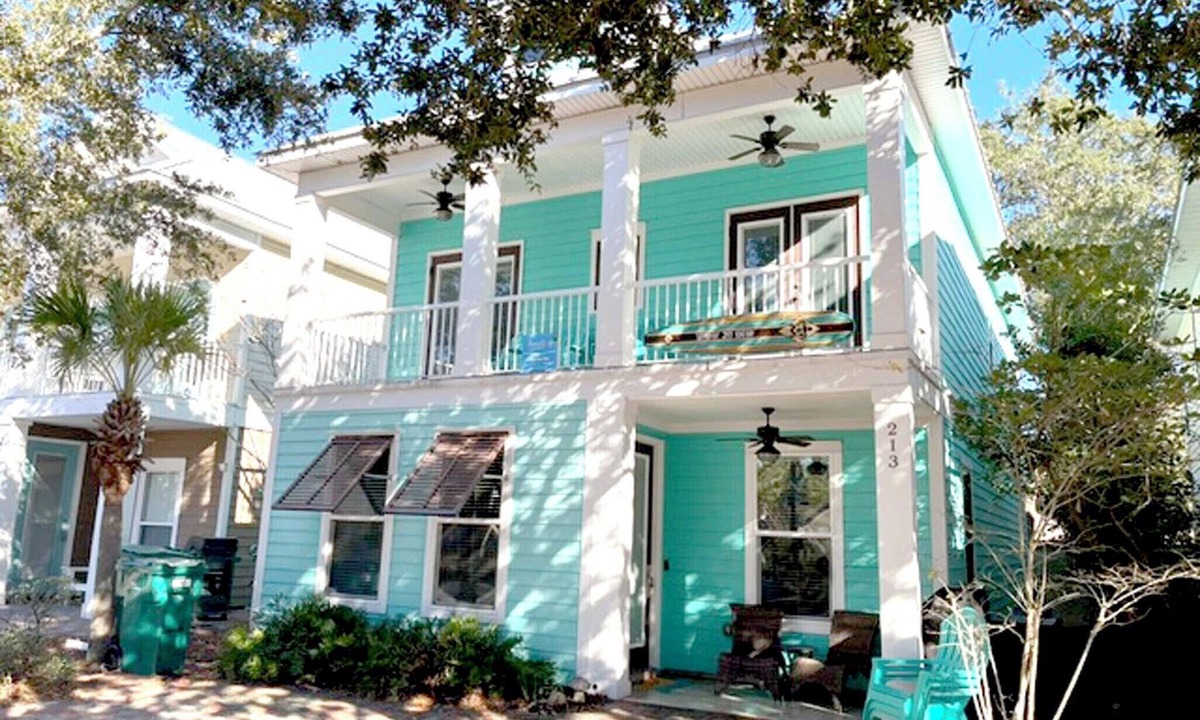 Villages of Crystal Beach House | Dog Friendly in Gated Community-Lagoon Pool-Beach Trolley-Just For Fun🌞
