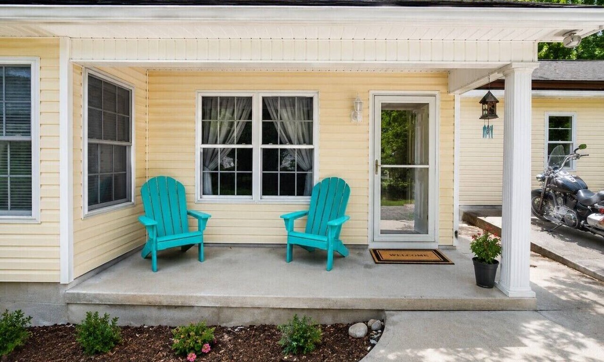 Brent House | Dolphin Breeze- New Listing