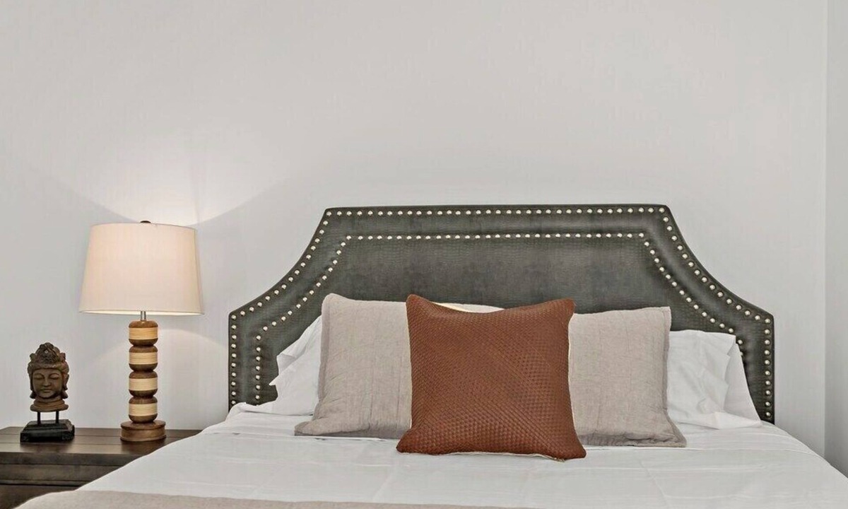 Shaw Bed & Breakfast | Downtown |Views | Luxury | Sunny