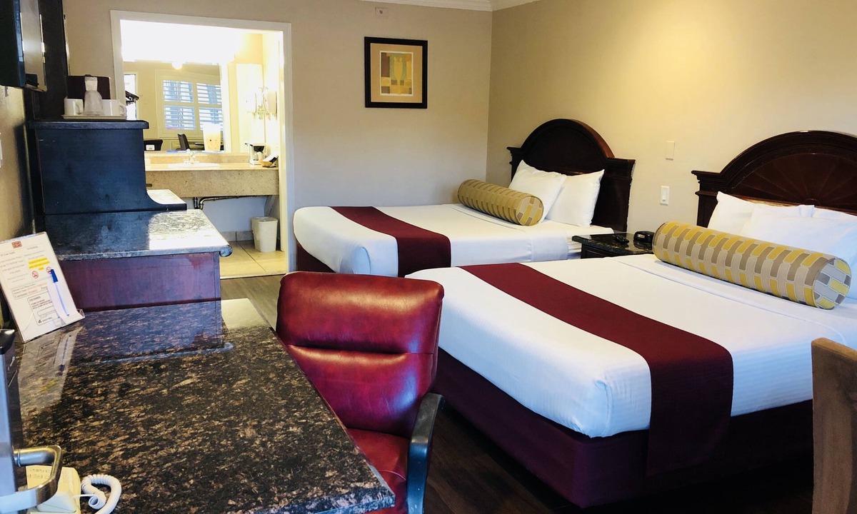 Riverside Hotel | Dynasty Suites Hotel Riverside