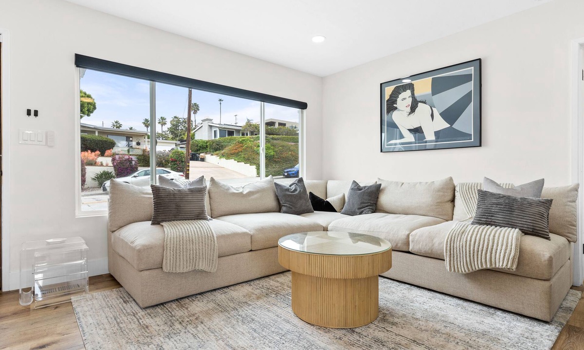 Bay Park House | Easy Access to Everywhere in SD! Ocean View. Weekly and Monthly Discounts