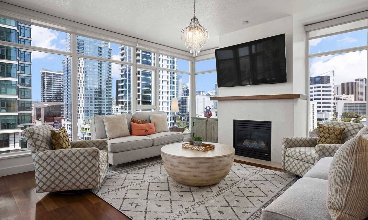 East Village Condo | Elegant Waterfront Unit in the Columbia District