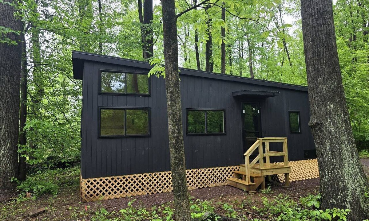 Quakertown Cabin | Elm: Family Tiny Home Pod with Forest Views near Quakertown, Pennsylvania