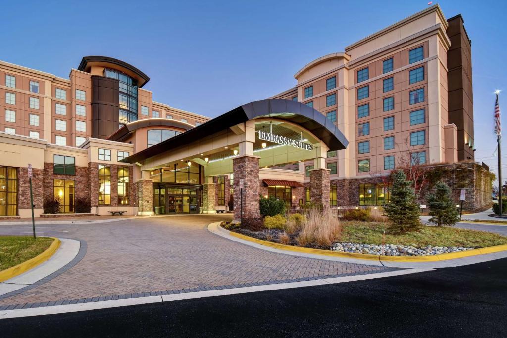 Springfield Hotel | Embassy Suites Springfield