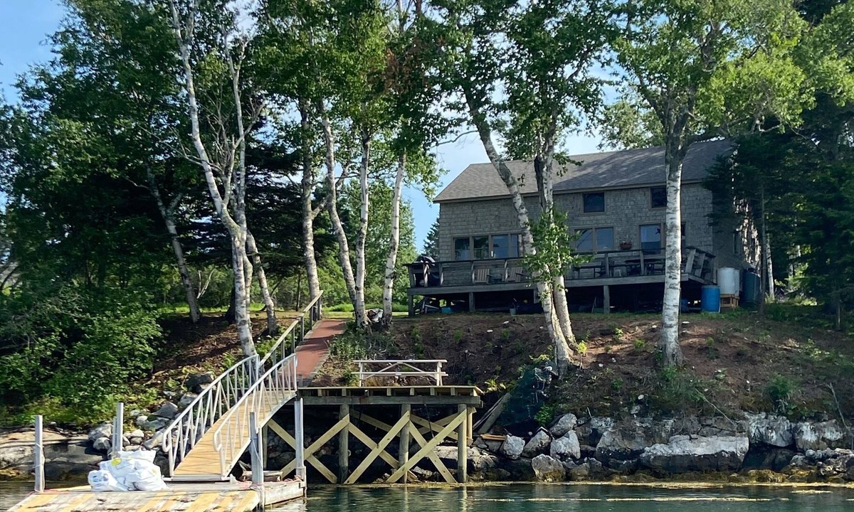 Friendship Cottage | Enjoy a night on a private island in Midcoast Maine with Maine Lobster.