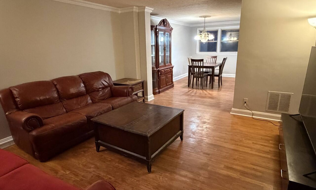Woodlawn House | Enjoyable 3-bedroom townhome with AC in vibrant Baltimore