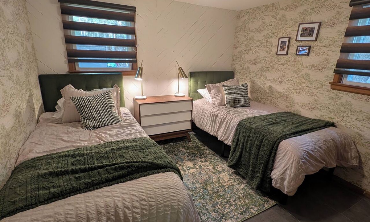 Palmyra Cabin | Escape to Retro Charm on Whites Pond