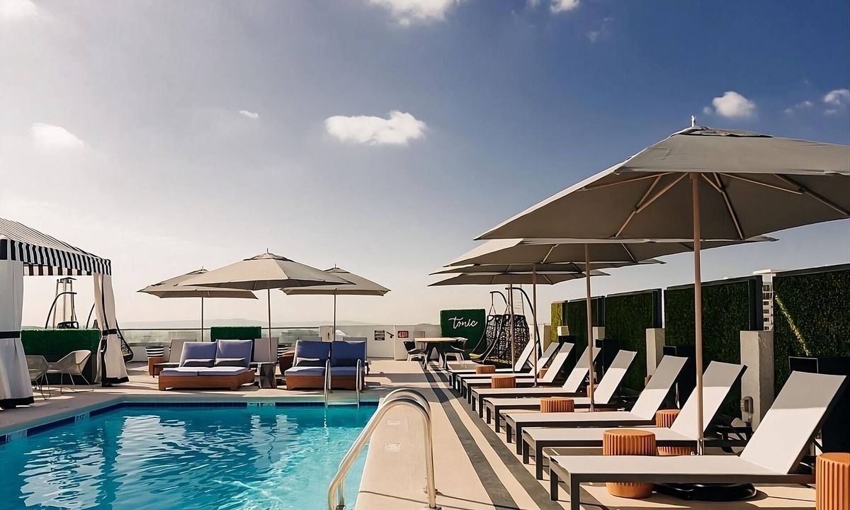Norma Triangle Apartment | Experience First-Class Retreat! 2 Units w/Balcony! Pet- Friendly