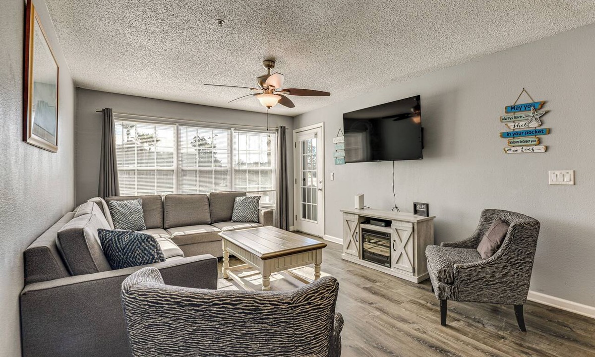 Indian Bayou Condo | Explore Boardwalk Thrills! Central Destin Condo
