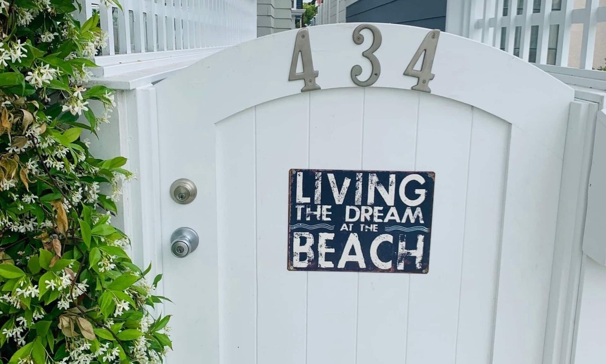 Coronado House | Exquisite Coronado Village Beach Getaway. 4 BDR, 3Bathroom w/1car garage