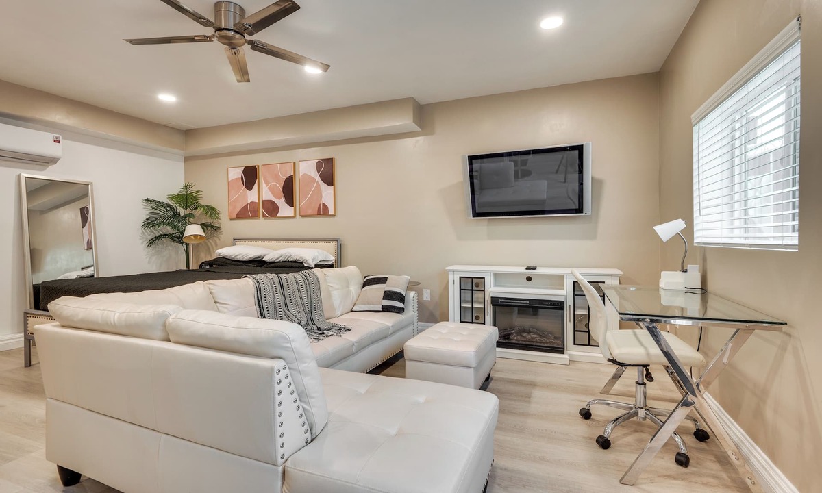 Mid City Apartment | Extended Stay Near SoFi Stadium in Mid-Wilshire!