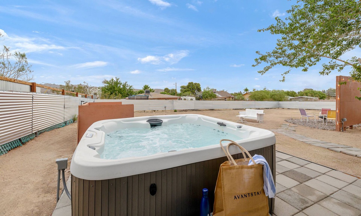 Joshua Tree Villa | Fable by AvantStay | 2 Unique Spaces, w/Bowling, Hot Tub, Fire Pit, Large Yard