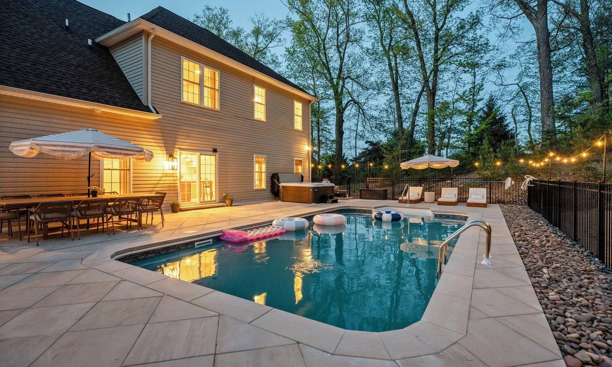 Elysburg House | Fallen Pines Villa - Pool, Hot Tub, Pickleball
