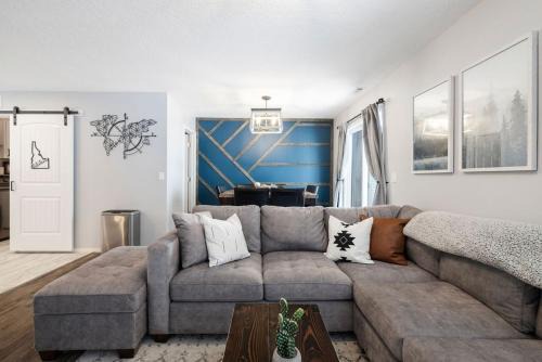Southwest Ada County Alliance House | Family Friendly- Games- 4 Bdroom- Walk to Park