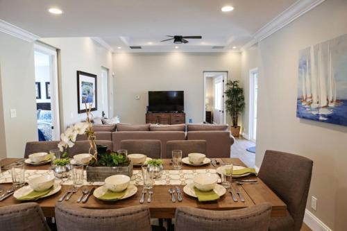 Hermosa Village House | Fantastic 6 bedroom 4 bath Pool Home
