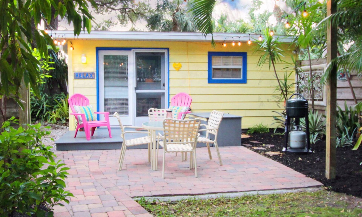 Siesta Key Apartment | Fern Haven Studio Cottage - walk to Siesta Beach and Village Pets Welcome!