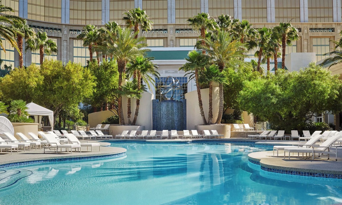 Las Vegas Strip Resort | Four Seasons Hotel Las Vegas