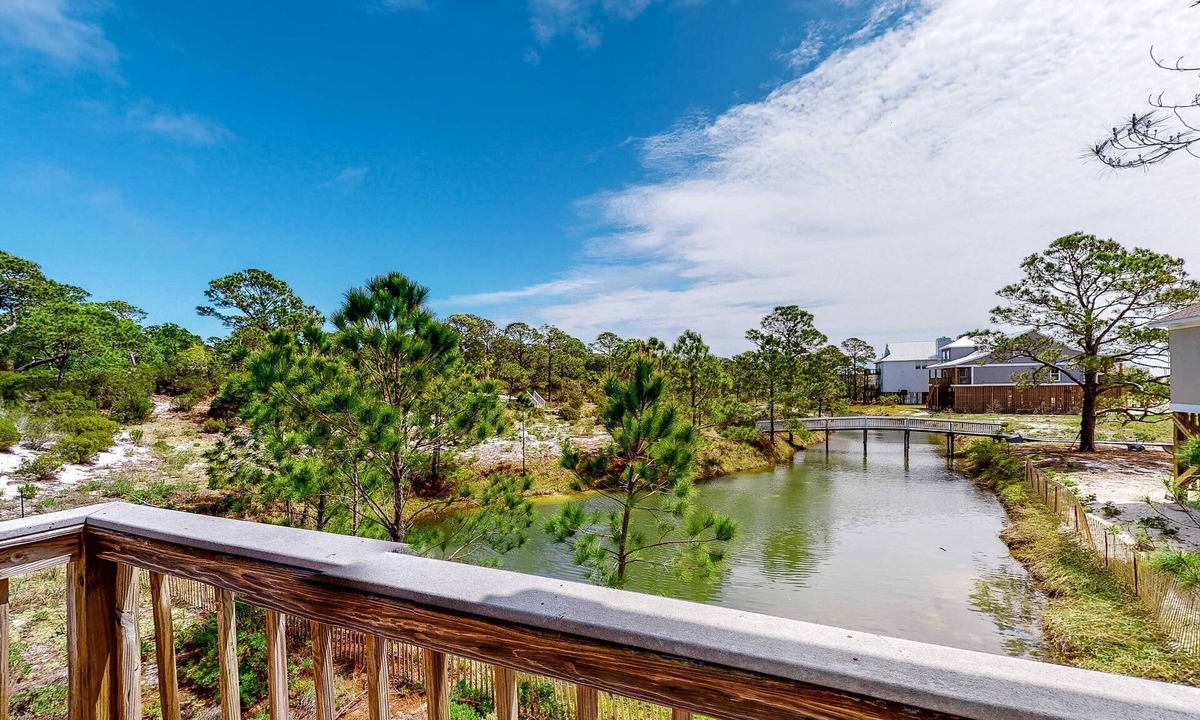 Audubon Place Condo | Friendly Duplex w/Full Kitchen, Central AC, Washer/Dryer, & High-Speed WiFi!