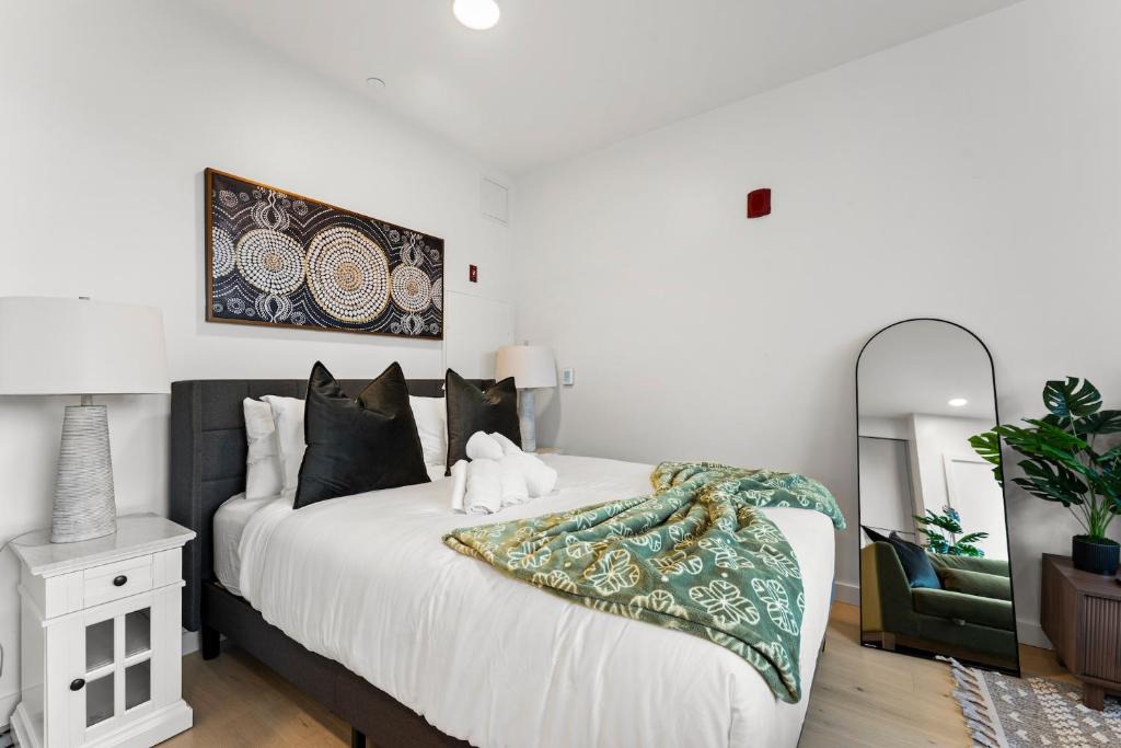 D Street - West Broadway Apartment | Furnished Apartment in South Boston