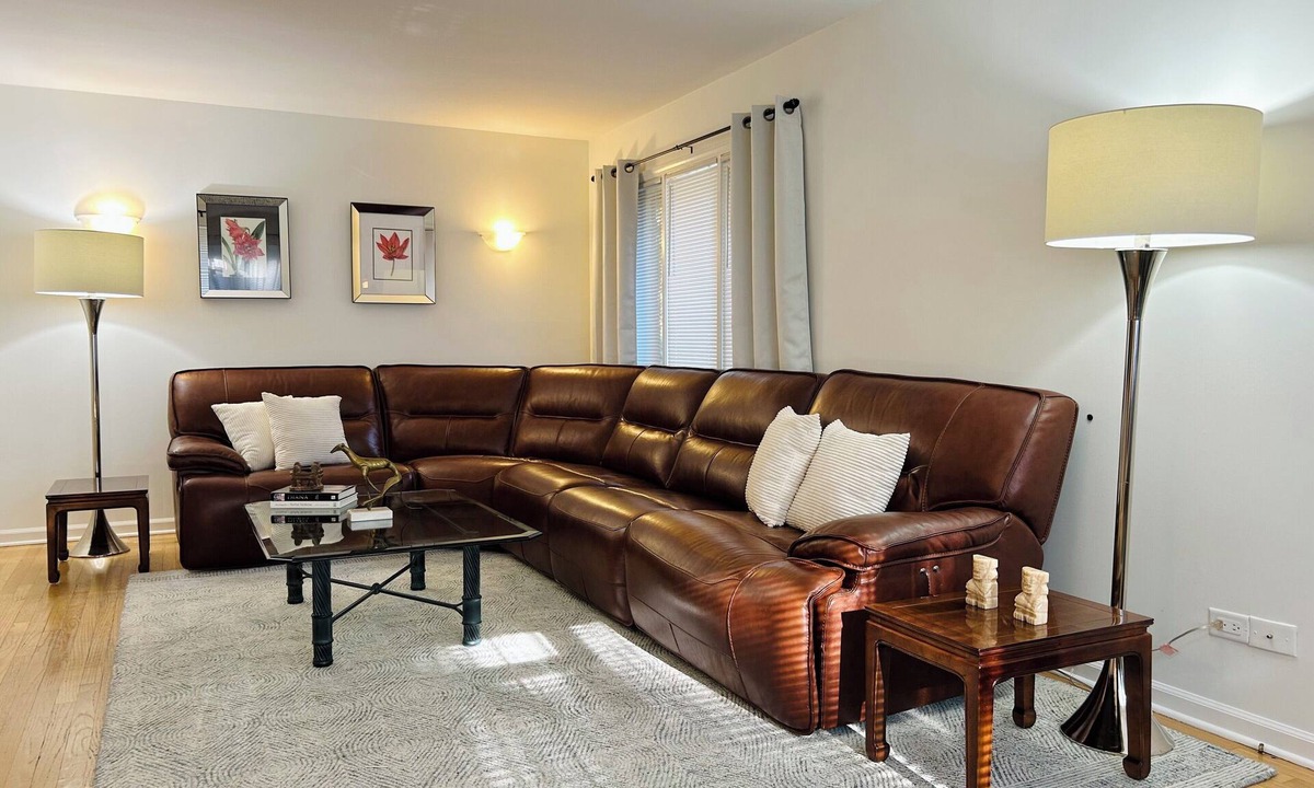 Lake Forest House | Furnished Lake Forest 3BR Townhome Monthly Housing Near Great Lakes