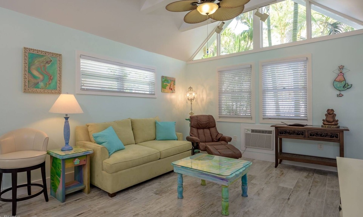 Old Town Cottage | Get your ISLAND STLYE on!