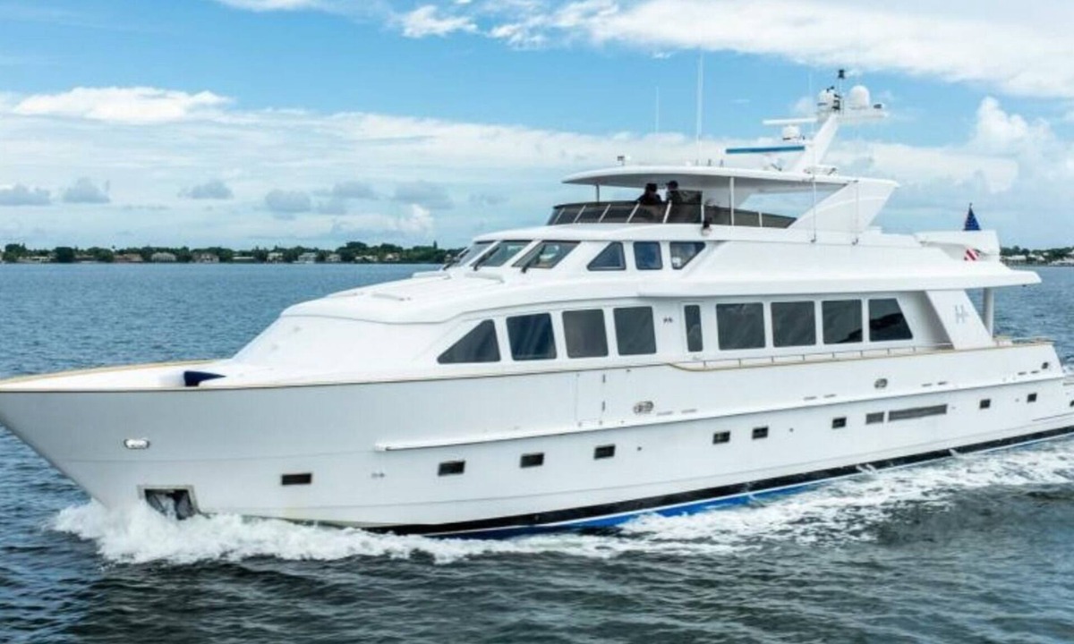 Marina del Rey Boat Rental | Gorgeous 95' Super Yacht - your ultimate getaway in Los Angeles