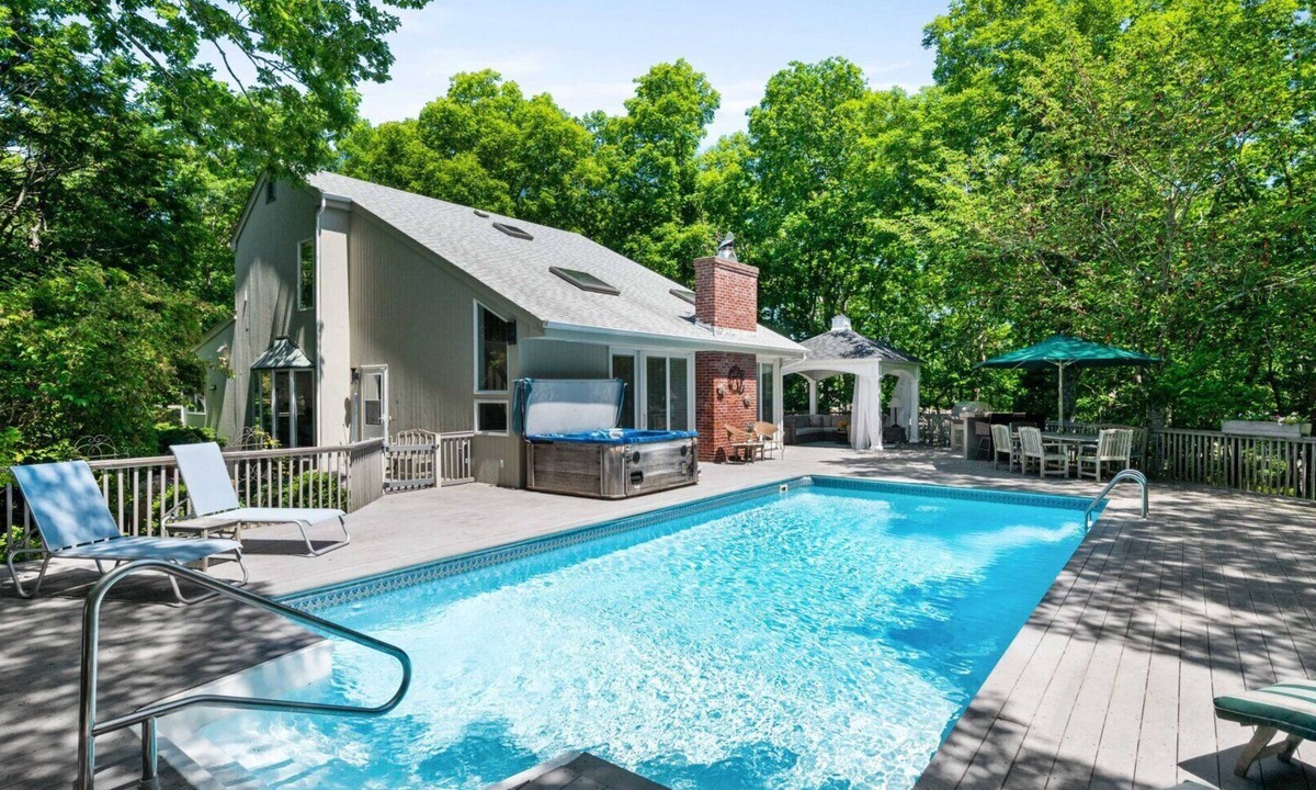 Amagansett North House | Gorgeous Garden Home with secluded and heated pool, quiet getaway
