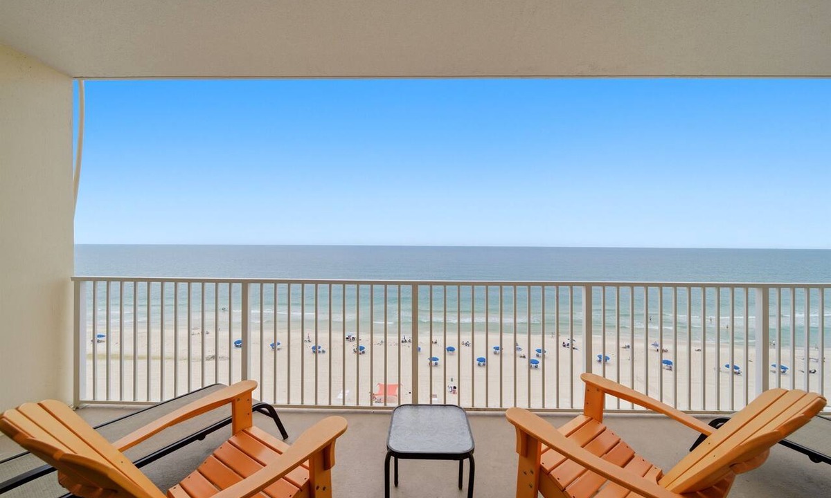 Gulf Shores Condo | GULF BEACH FRONT, ‘Beach Chic' Crystal Shores 806 ON THE WATER