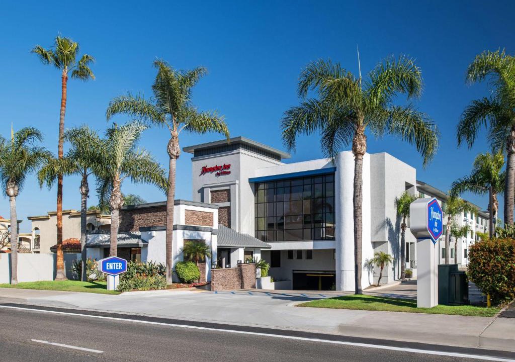 East Side Costa Mesa Hotel | Hampton Inn by Hilton Costa Mesa Newport Beach