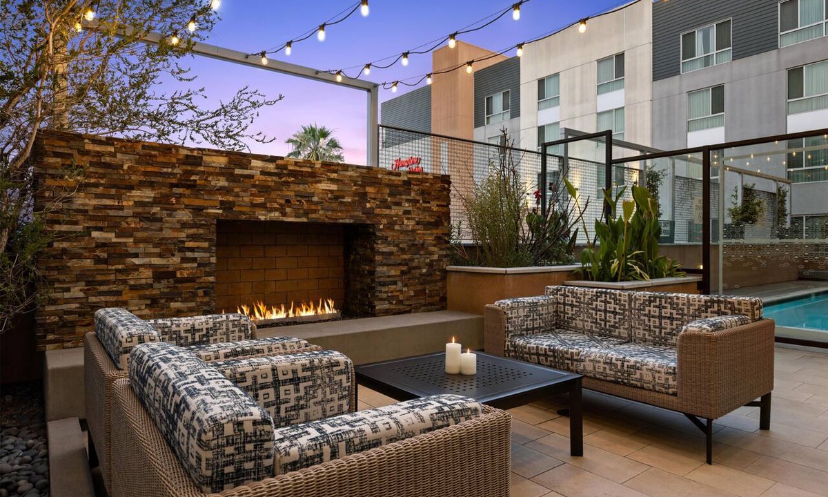 Pacific - Edison Hotel | Hampton Inn & Suites Los Angeles - Glendale